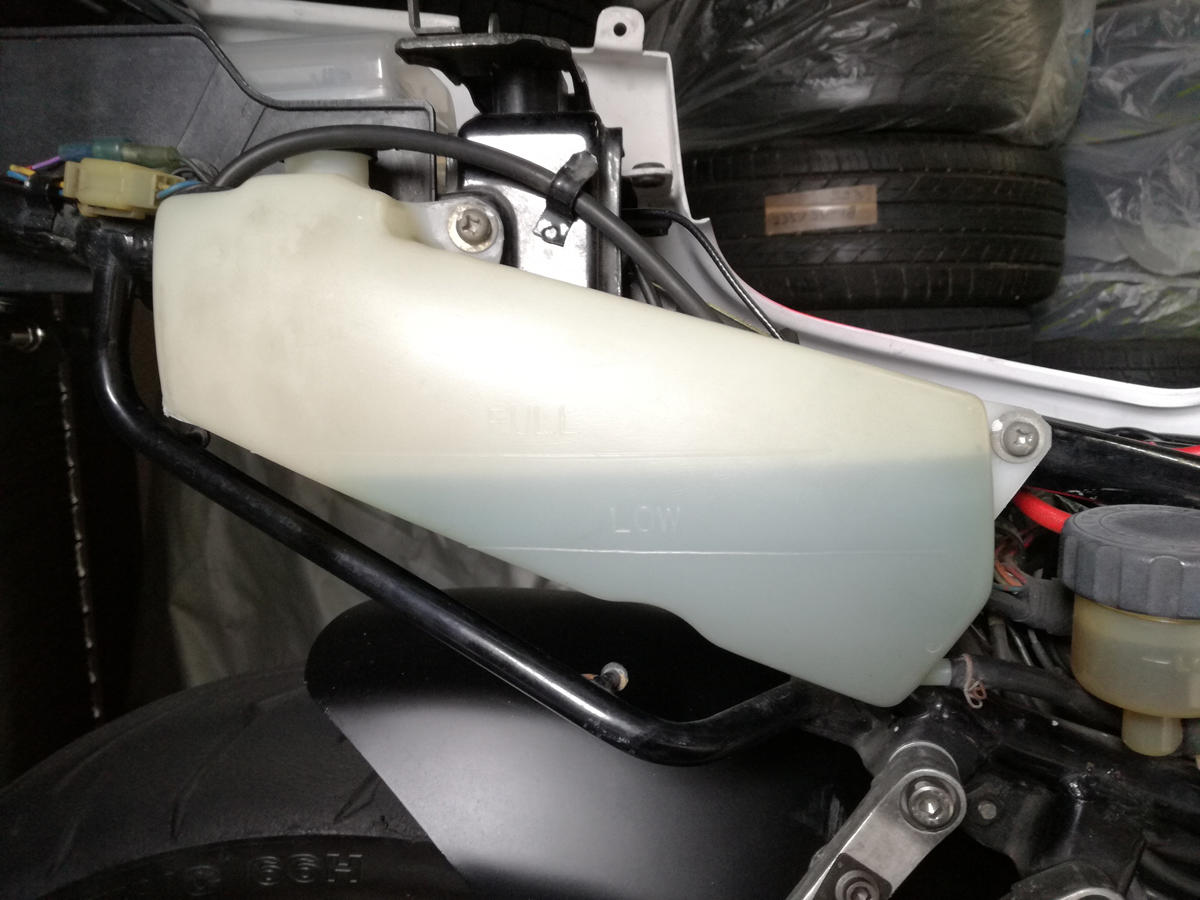 rz250 クーラントタンク　割れ無し rz250 クーラントタンク 割れ無し（RZ250点検整備編 | 厚木